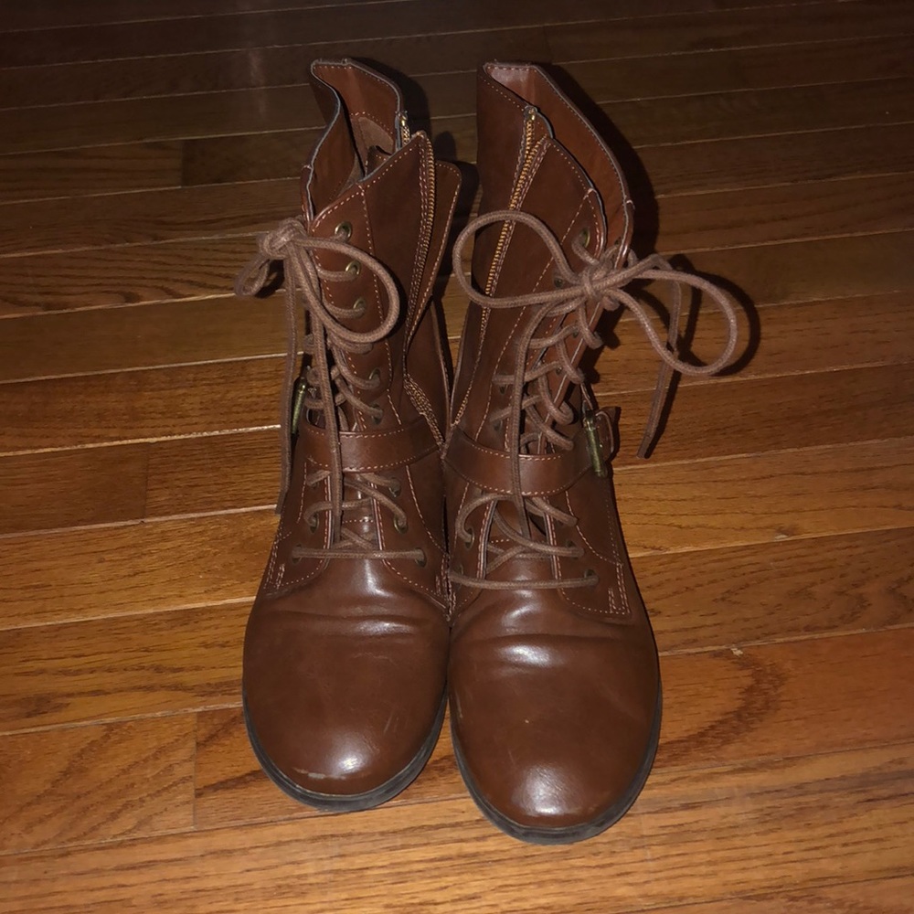 Combat boots!!